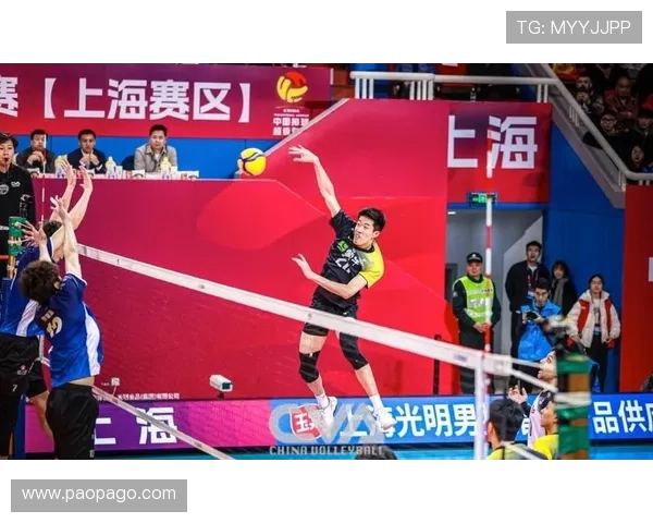 全运会揭幕战上海男排强势取胜展现冠军气势点燃赛场激情