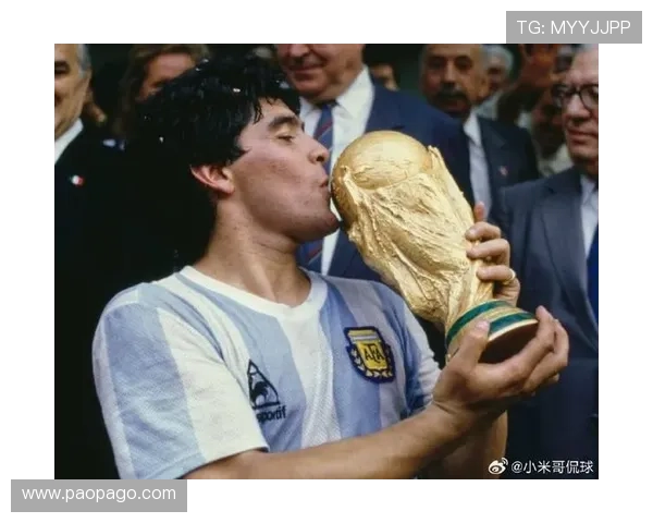 阿根廷队深情怀念马拉多纳:你永远活在我们心中每一天 阿根廷队深情怀念马拉多纳:你永远活在我们心中每一天